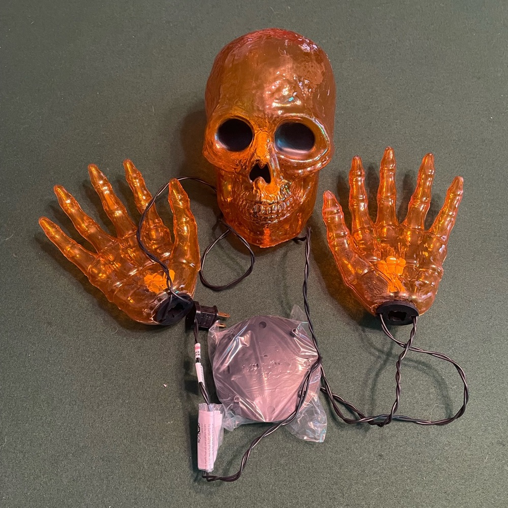 Halloween Skull and Hands Set NWOT